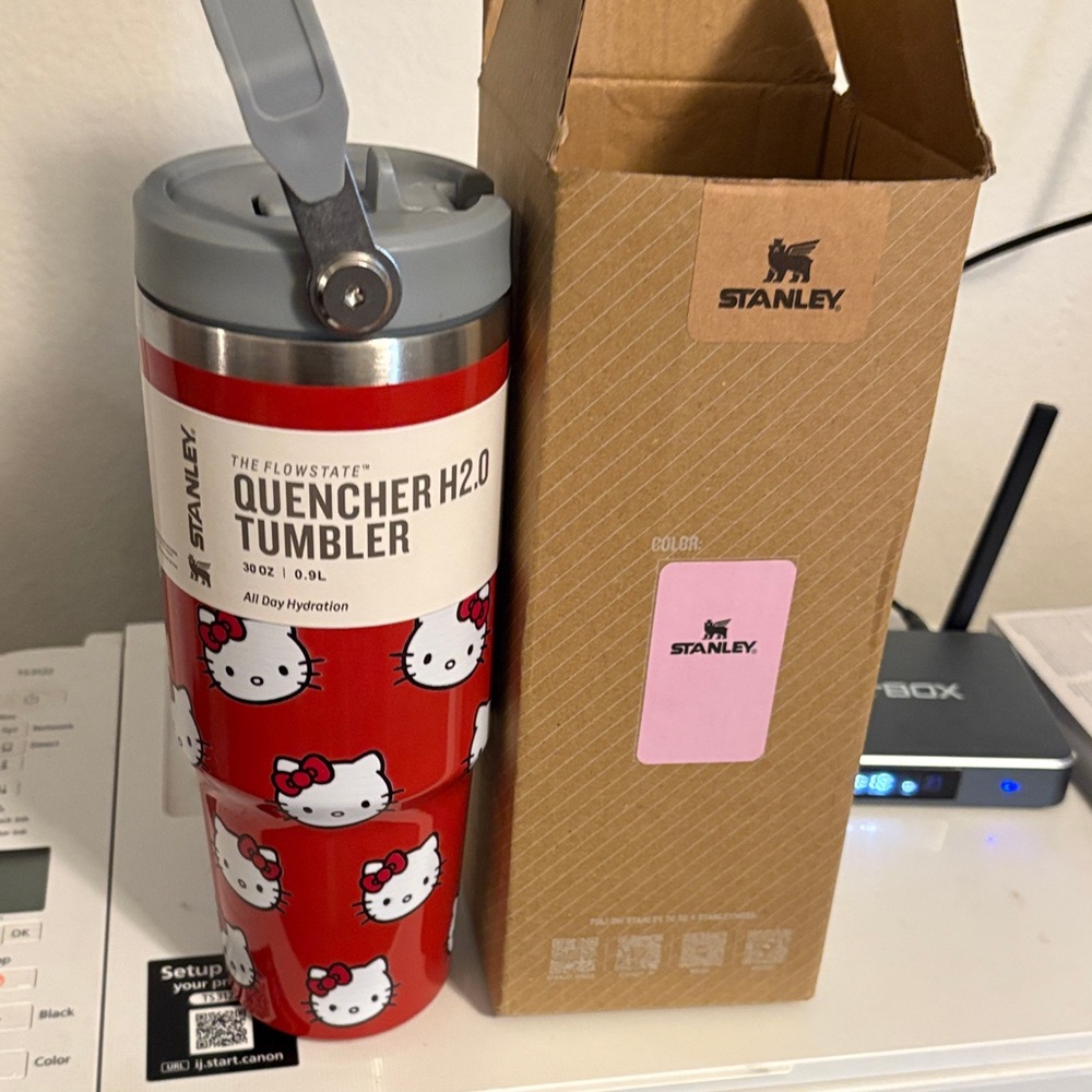 Stanley Red Hello Kitty Quencher H2.0 Tumbler
